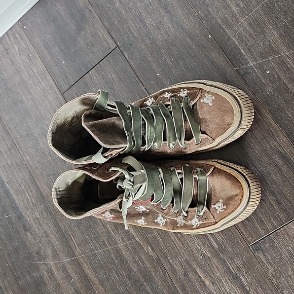 Replay brown velvet high top skull print sneaker with green laces size 6 - Picture 3 of 7
